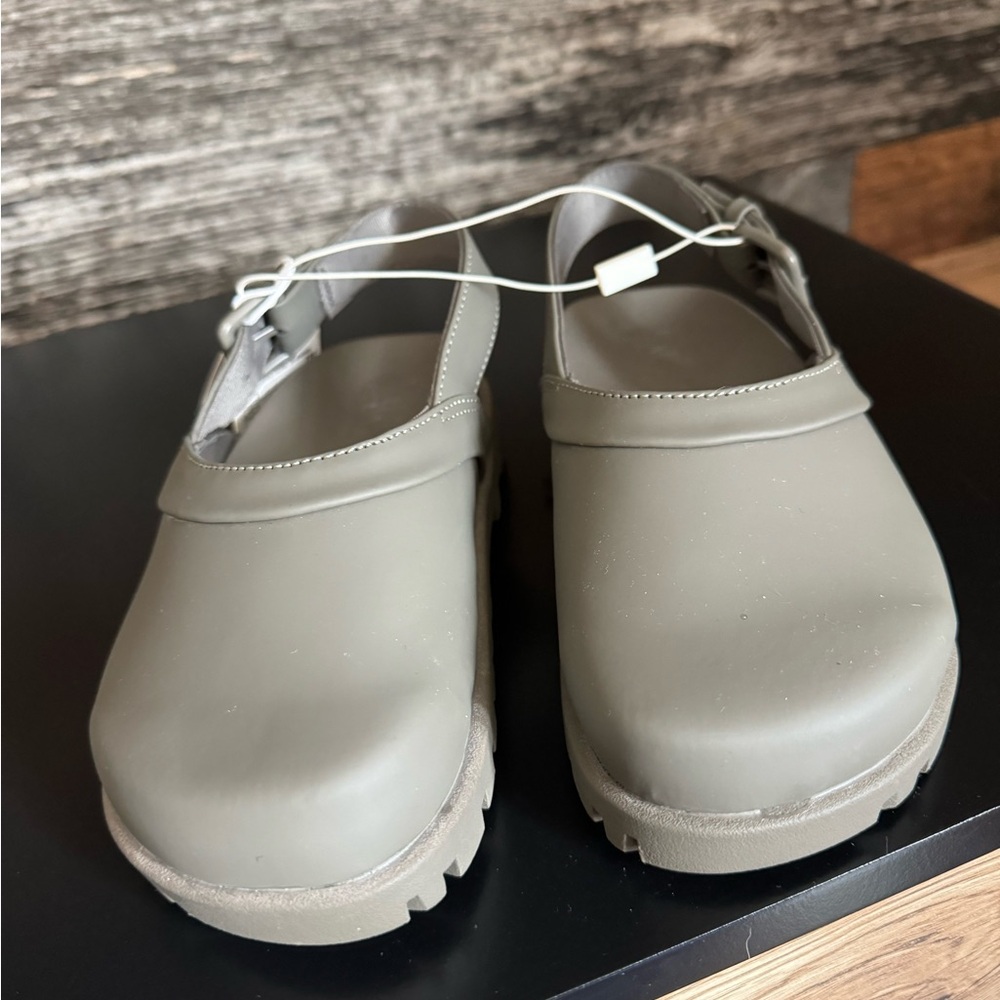 NWT Zara kids ruber clogs sandals size 30 - Picture 2 of 3